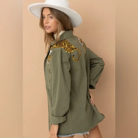 {SOLD} SEQUIN TIGER CARGO POCKET FRONT UTILITY JACKET - OLIVE - Picture 3 of 12